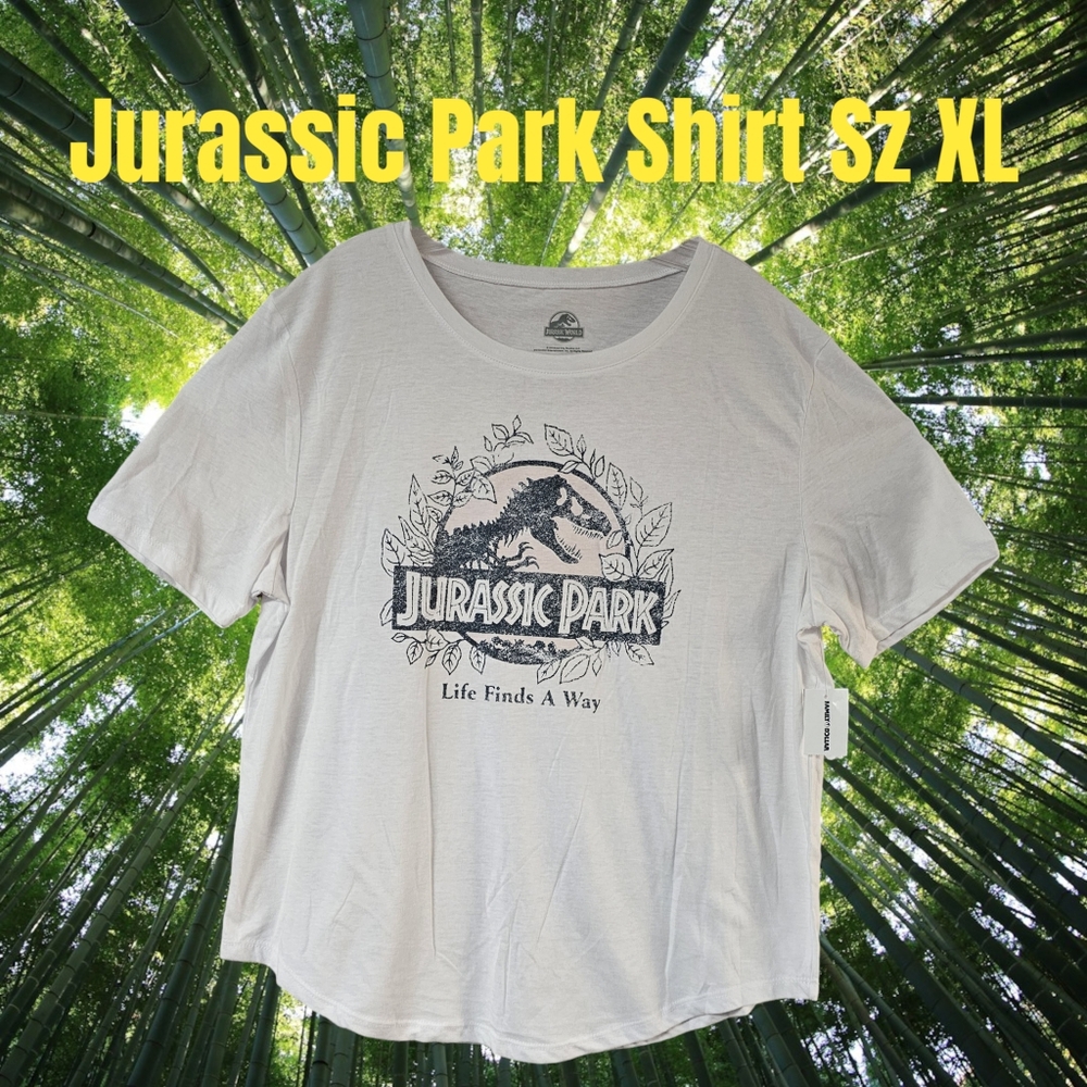 Jurassic World Shirt Women's Sz XL
